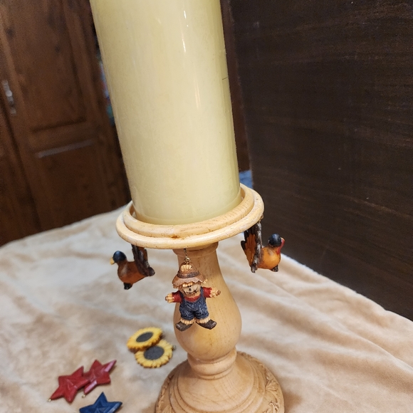 Wood candlestick w 24 pcs only - Picture 3 of 16